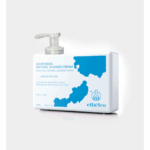 To φυσικό γαλάκτωμα σώματος Koufonsia, φροντίζει την επιδερμίδα με αγνά και φυσικά συστατικά. Δημιουργεί έναν πλούσιο αφρό, που καθαρίζει σε βάθος, αφήνοντας το δέρμα απίστευτα απαλό, λείο και ενυδατωμένο.