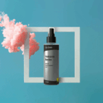 Unisex ελαφρύ αρωματικό mist Detox MistHair & Body Volcanic Rocks για το σώμα και τα μαλλιά, με ξυλώδεις, γήνιους και ζεστούς αρωματικούς τόνους.